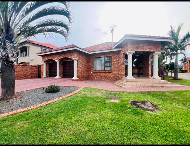 3 BEDROOM HOUSE FOR SALE IN NINAPARK